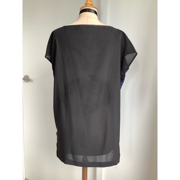 Closing sale❣️ Cobalt blue and black printed blouse - Picture 2 of 4